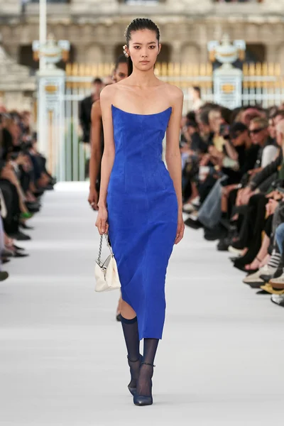 Look 25